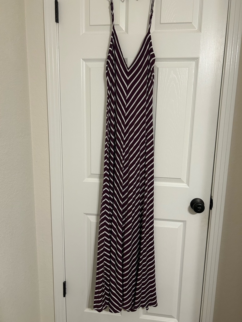 Iris Women Burgundy White Striped Maxi Dress V-Neck Sleeveless Stretch Size M
